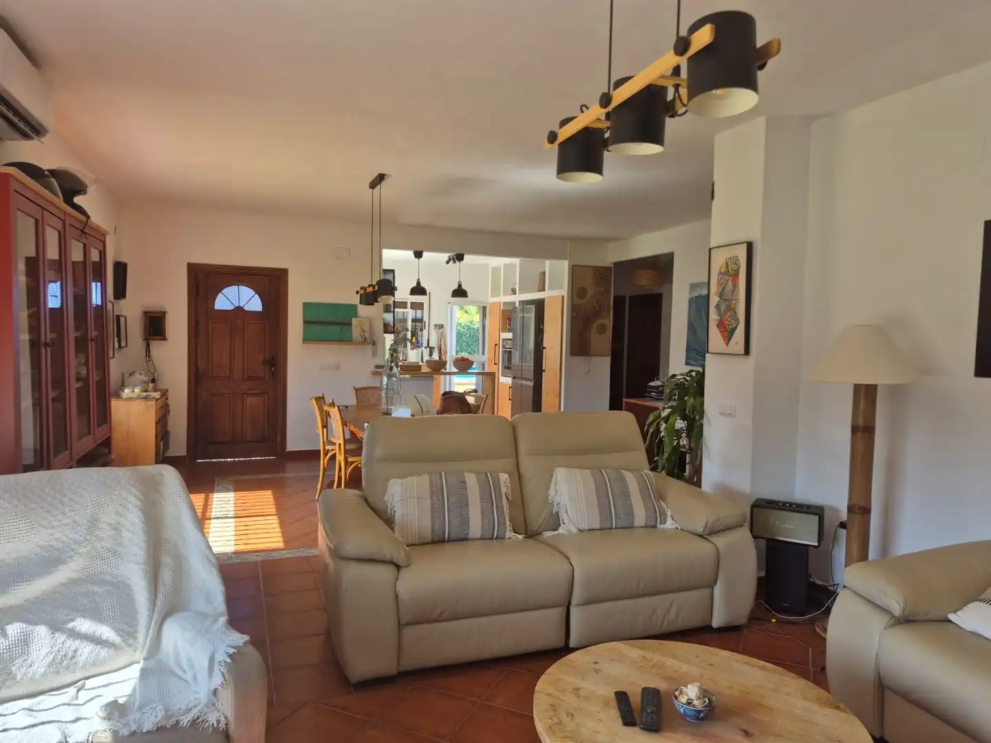 Sala de estar de Edificio en venta en Conil de la Frontera