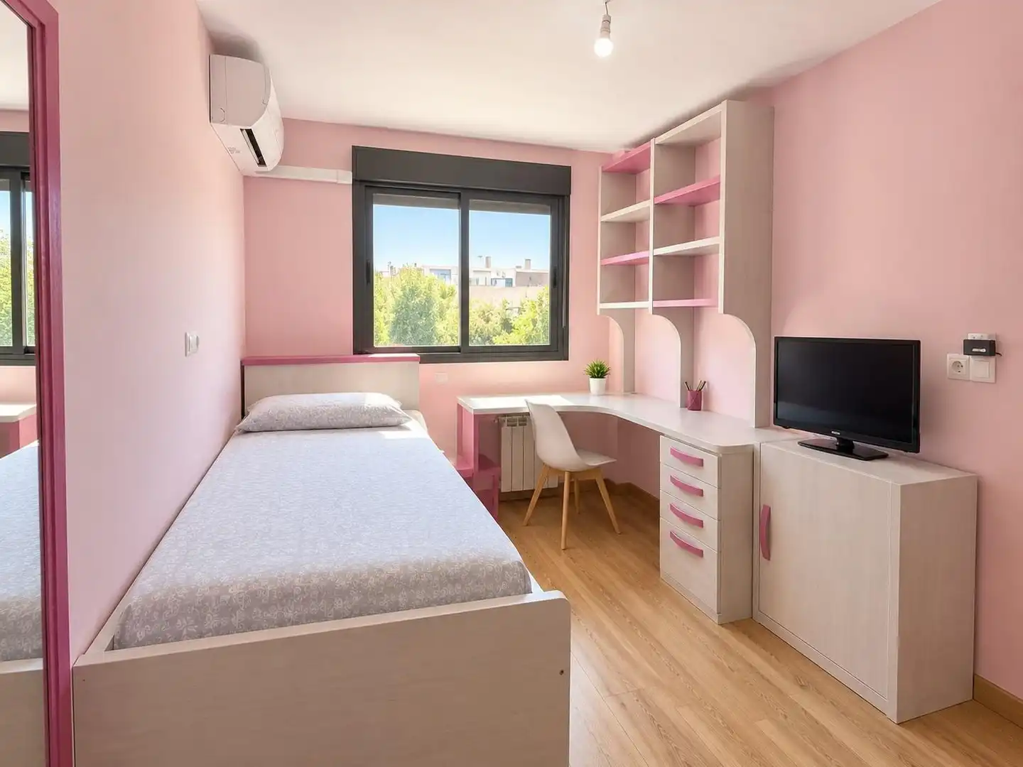Bedroom of Flat for sale in Pinto  with Air Conditioner, Heating and Private garden