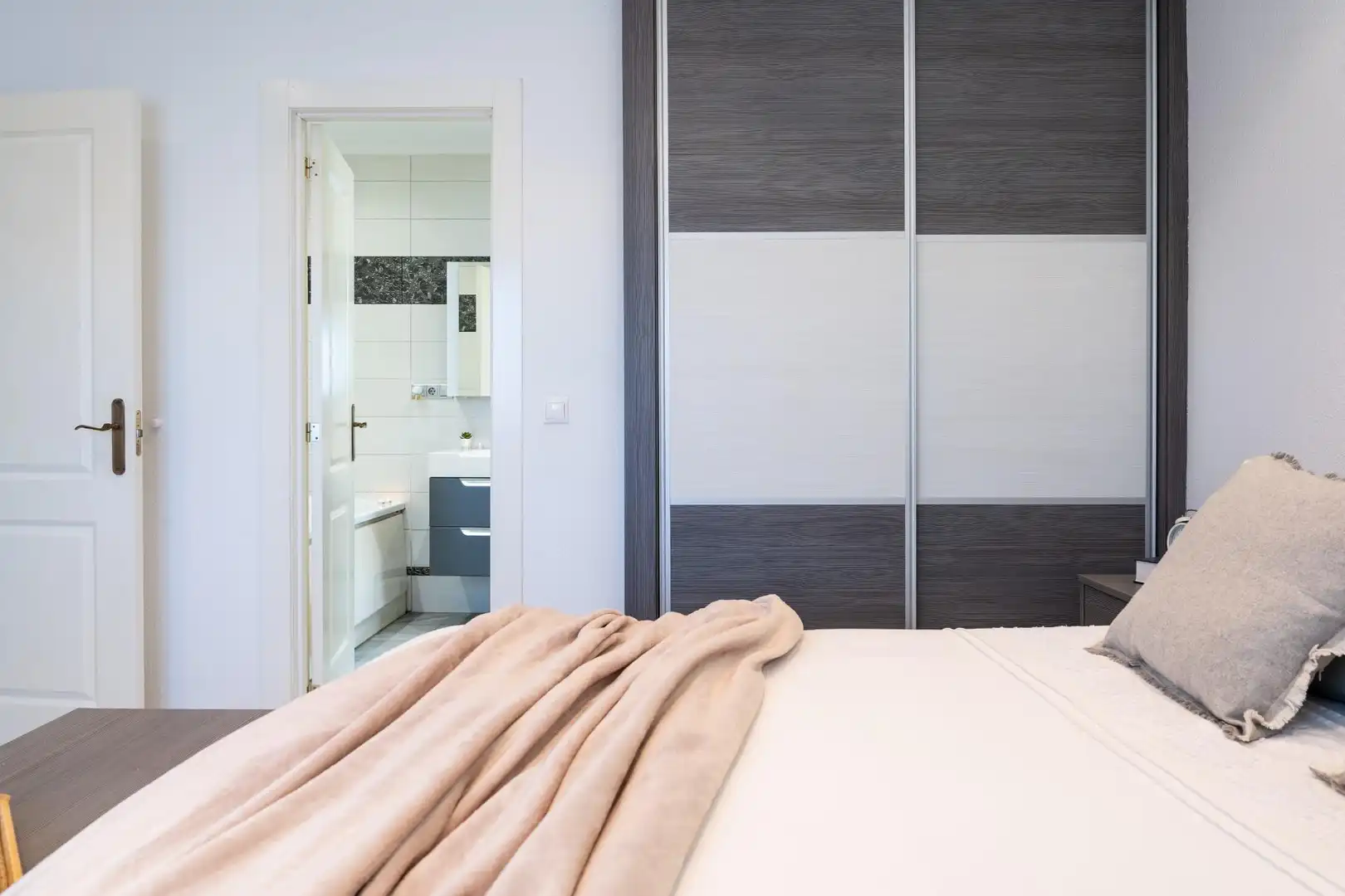 Habitación de Casa o chalet en venta en Orihuela con Aire acondicionado, Jardín privado y Terraza