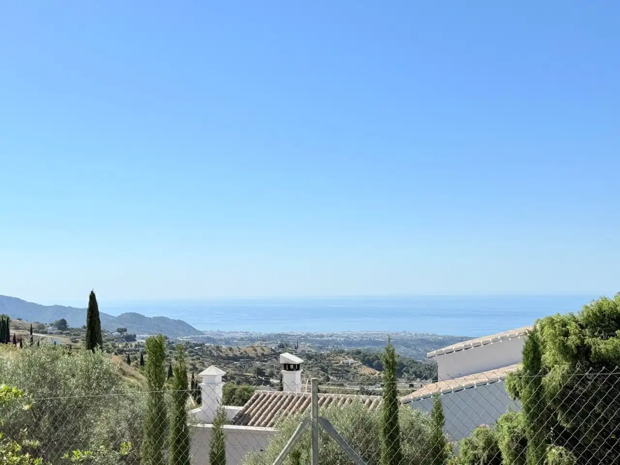 Vista exterior de Casa o xalet en venda en Frigiliana amb Aire condicionat, Calefacció i Jardí privat