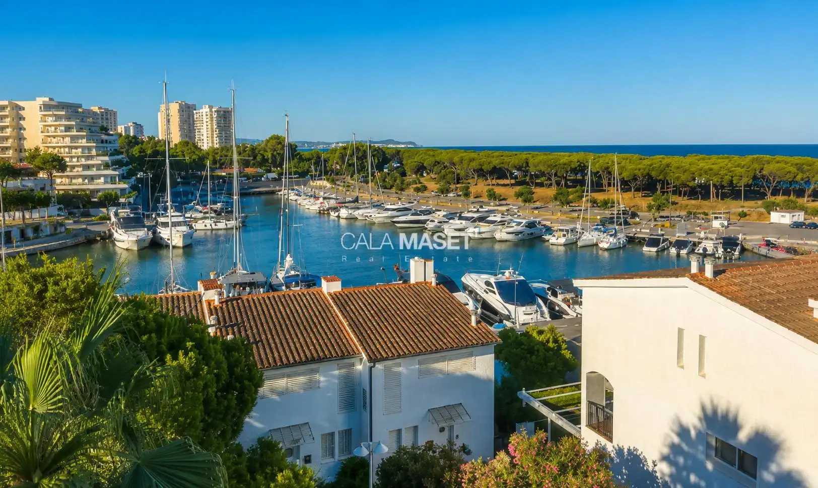 Vista exterior de Dúplex en venda en Castell d'Aro, Platja d'Aro i s'Agaró amb Calefacció, Jardí privat i Piscina