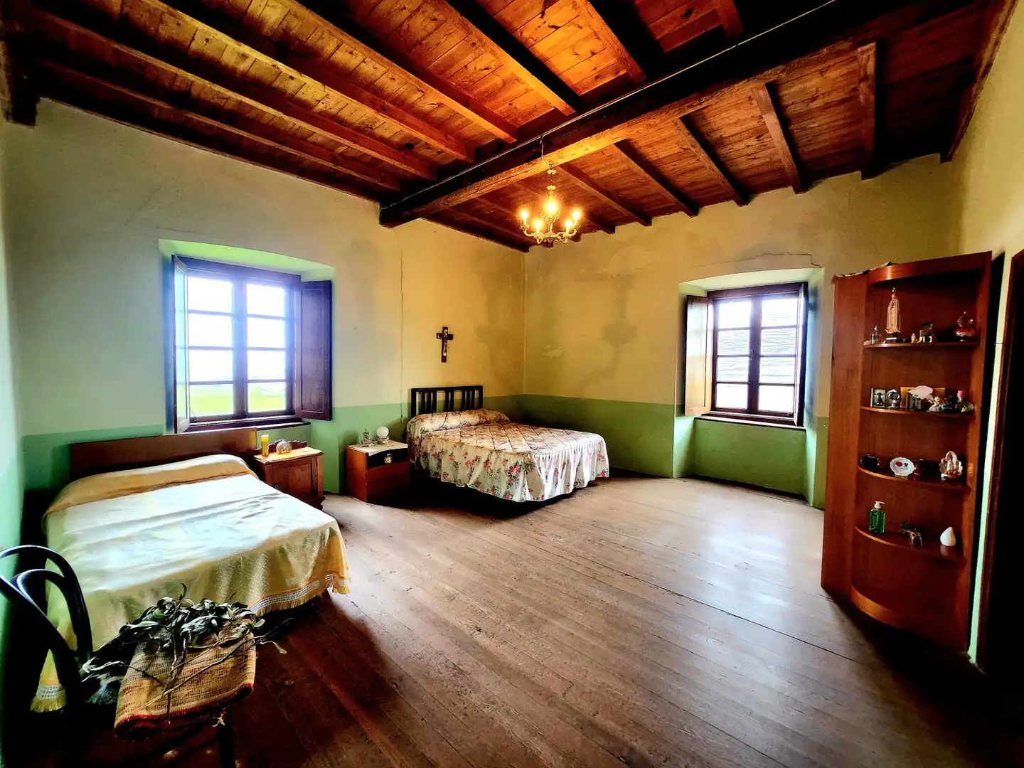 Schlafzimmer von Country house zum Verkauf in Coaña mit Privatgarten, Abstellraum und Balkon