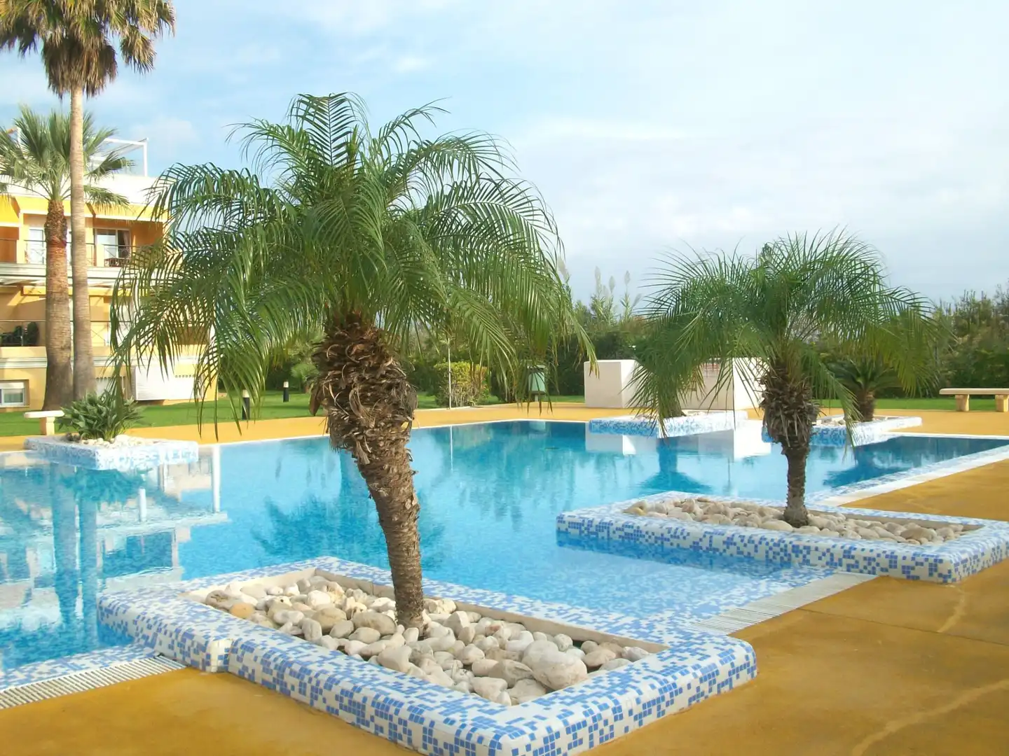 Piscina de Apartament de lloguer en Oliva amb Aire condicionat, Calefacció i Terrassa