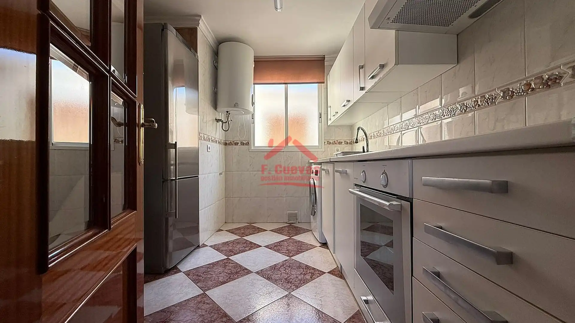 Küche von Wohnungen zum Verkauf in Vélez-Málaga mit Ofen