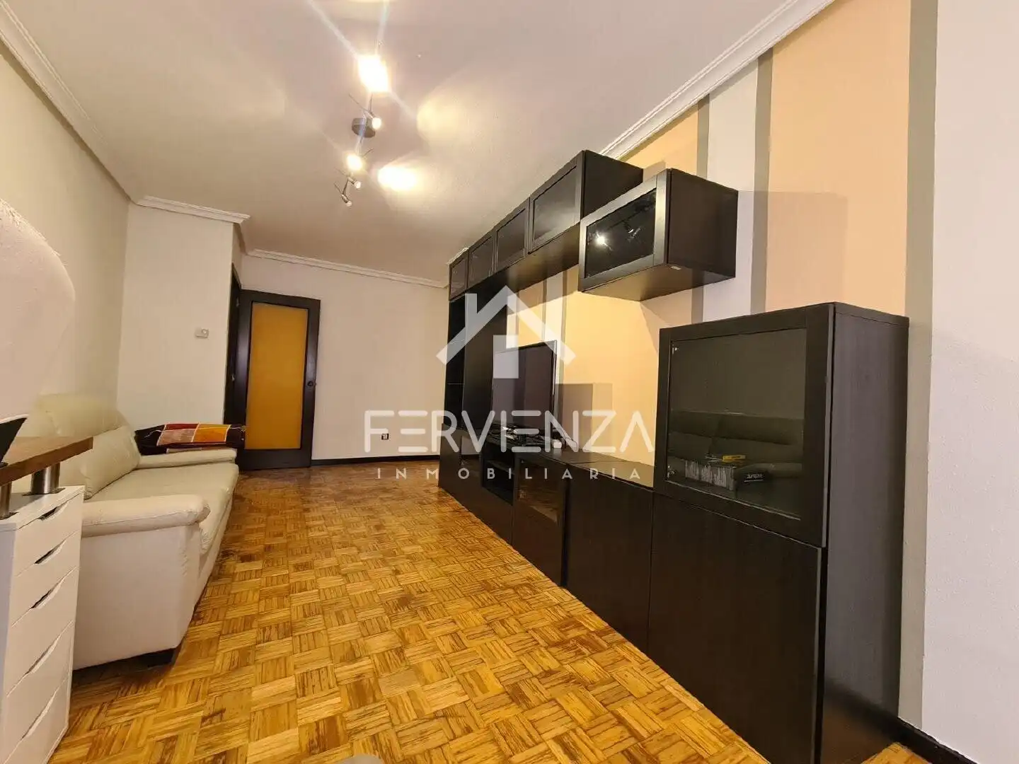 Sala d'estar de Pis en venda en Oviedo 