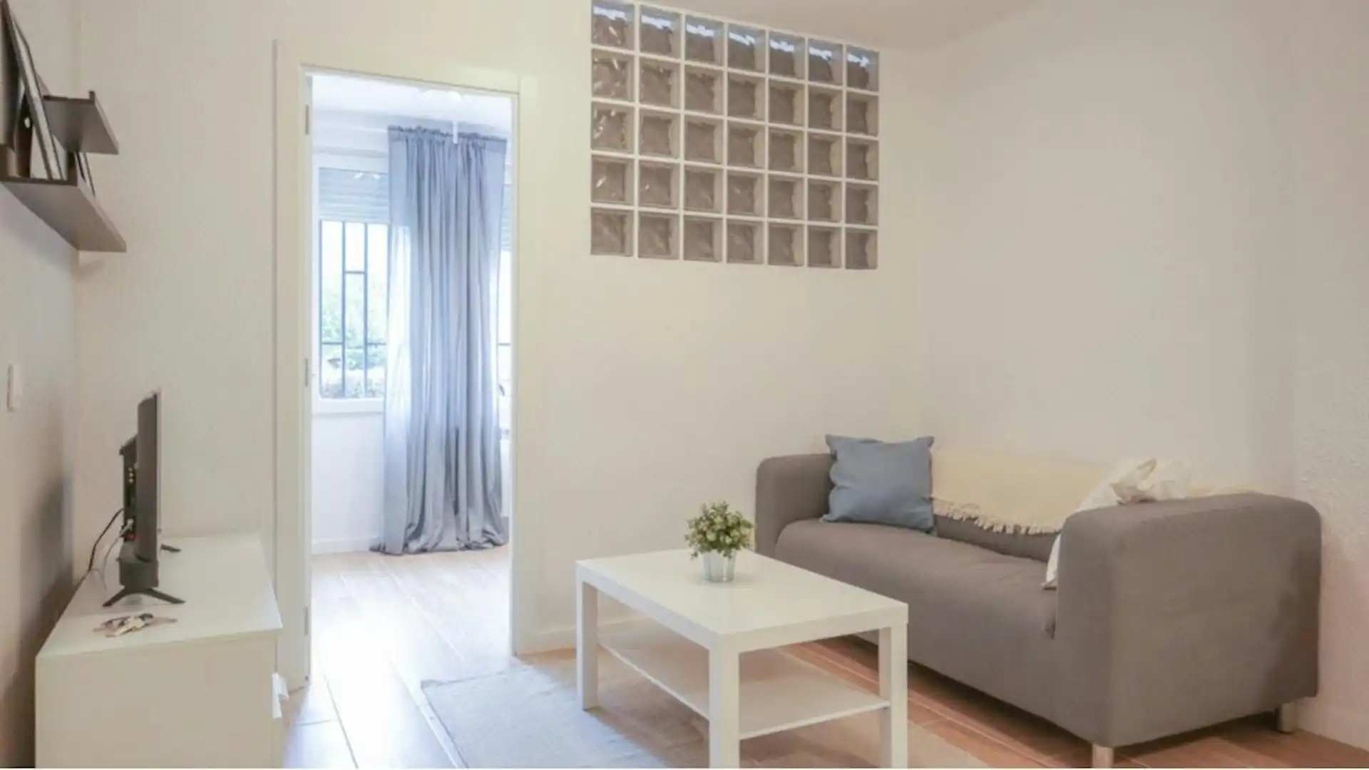 Schlafzimmer von Wohnung zur Miete in Madrid mit Heizung, Möbliert und Waschmaschine