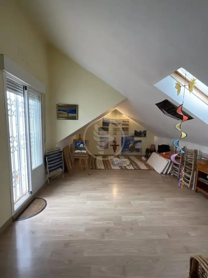 Maisonette zum Verkauf in Linares mit Klimaanlage