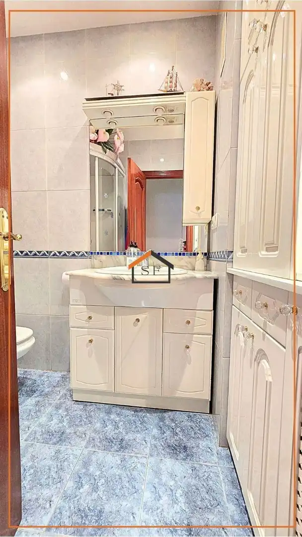 Badezimmer von Wohnung zum Verkauf in Madrid mit Klimaanlage, Heizung und Parkett