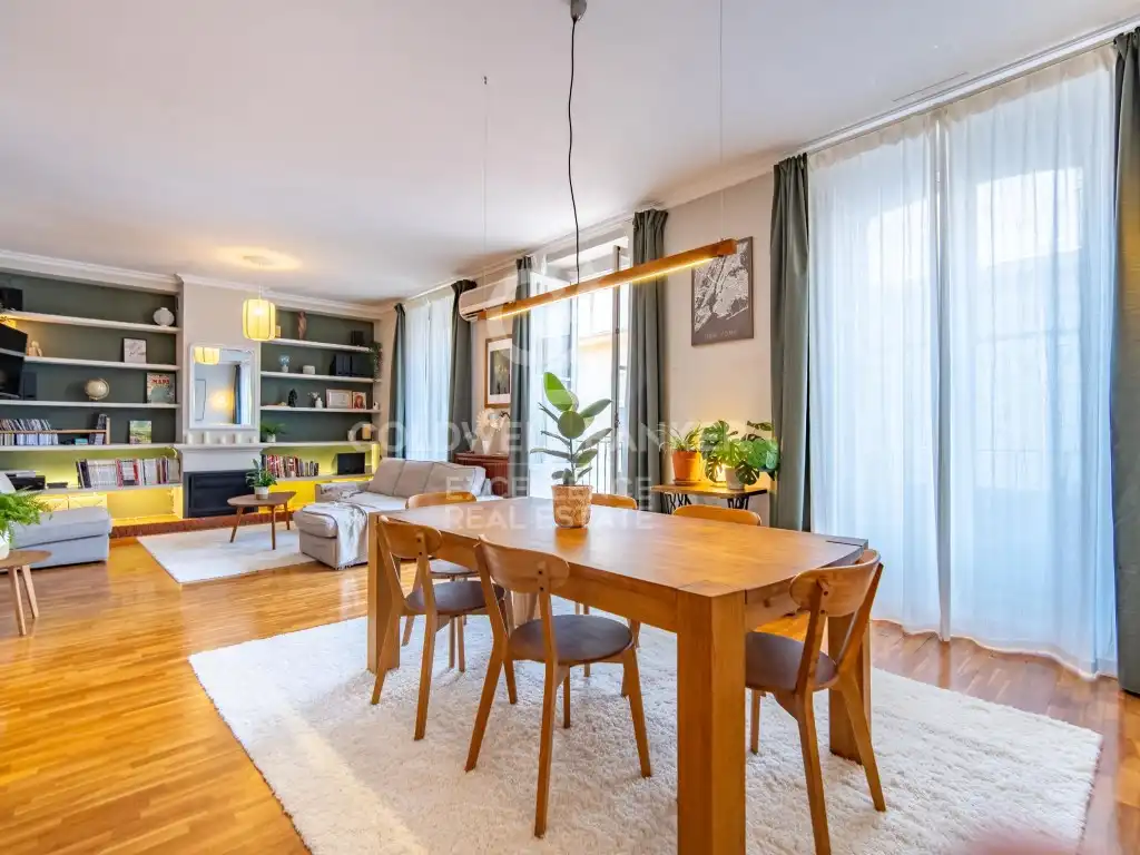 Dining room of Flat for sale in Valencia  with Air Conditioner, Heating and Oven
