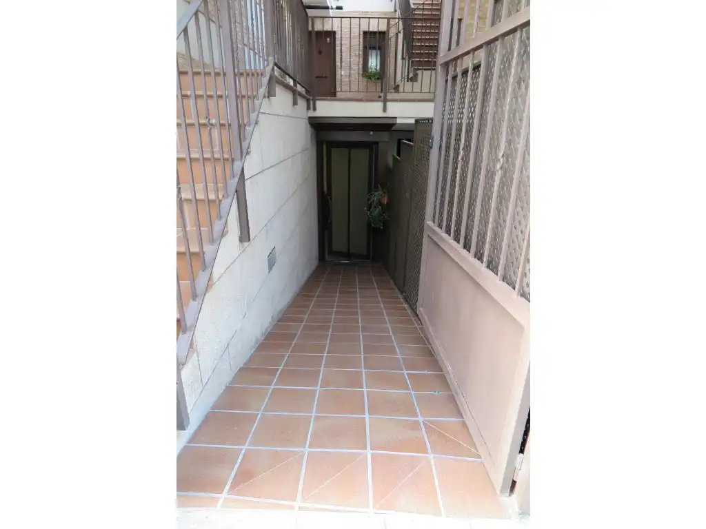 Vista exterior de Nave industrial en venta en Navalcarnero