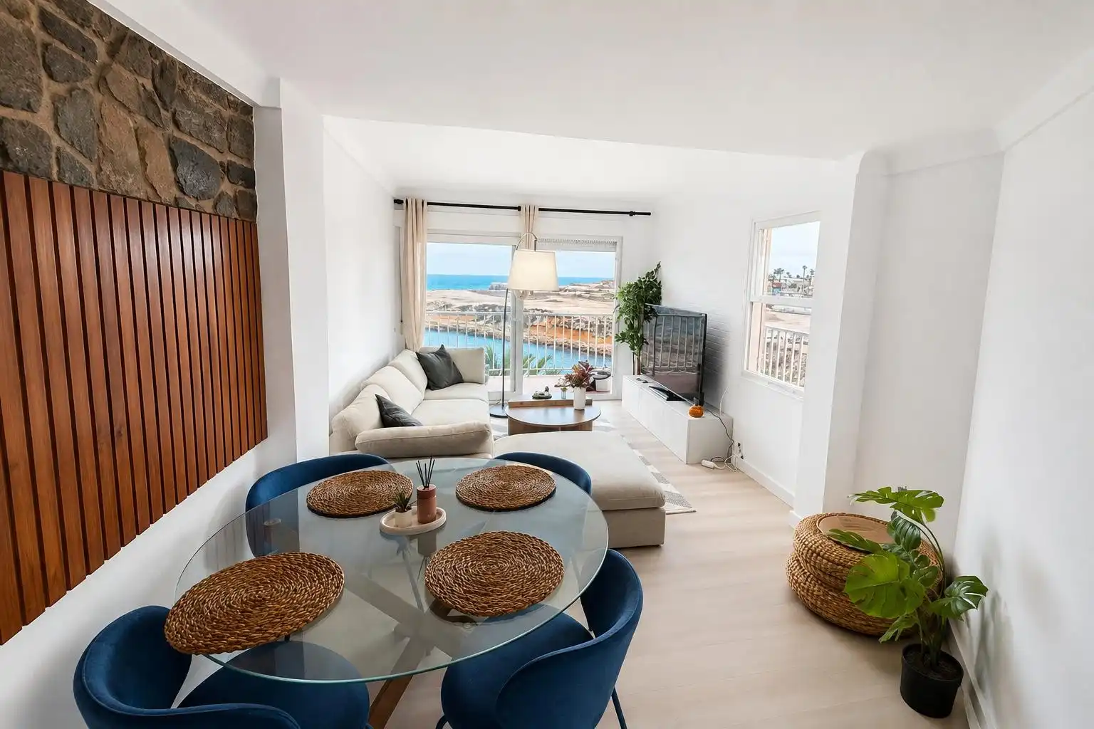 Sala d'estar de Apartament de lloguer en Torrevieja amb Aire condicionat, Calefacció i Terrassa