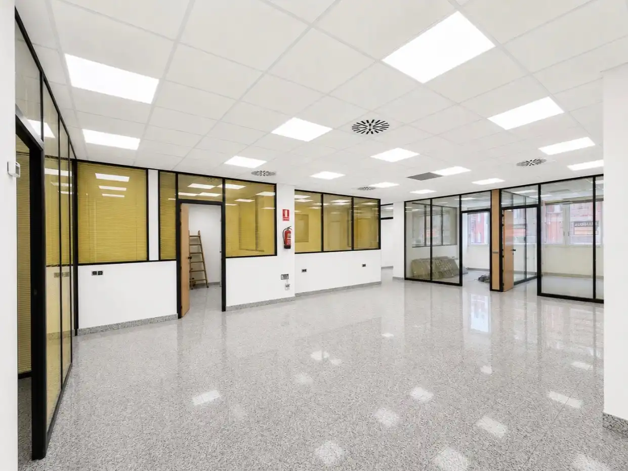 Office for rent in Madrid  with Air Conditioner, Heating and Internet