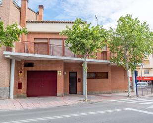 Vista exterior de Casa o xalet en venda en Utebo amb Aire condicionat i Terrassa