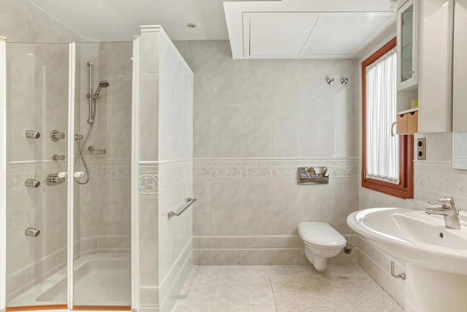 Baño de Casa o chalet en venta en Estepona con Aire acondicionado, Jardín privado y Terraza