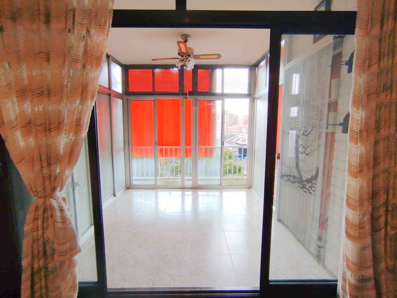 Flat for sale in L'Hospitalet de Llobregat  with Air Conditioner, Parquet flooring and Terrace