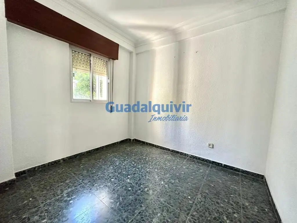 Habitación de Piso en venta en Sevilla con Aire acondicionado, Calefacción y Terraza