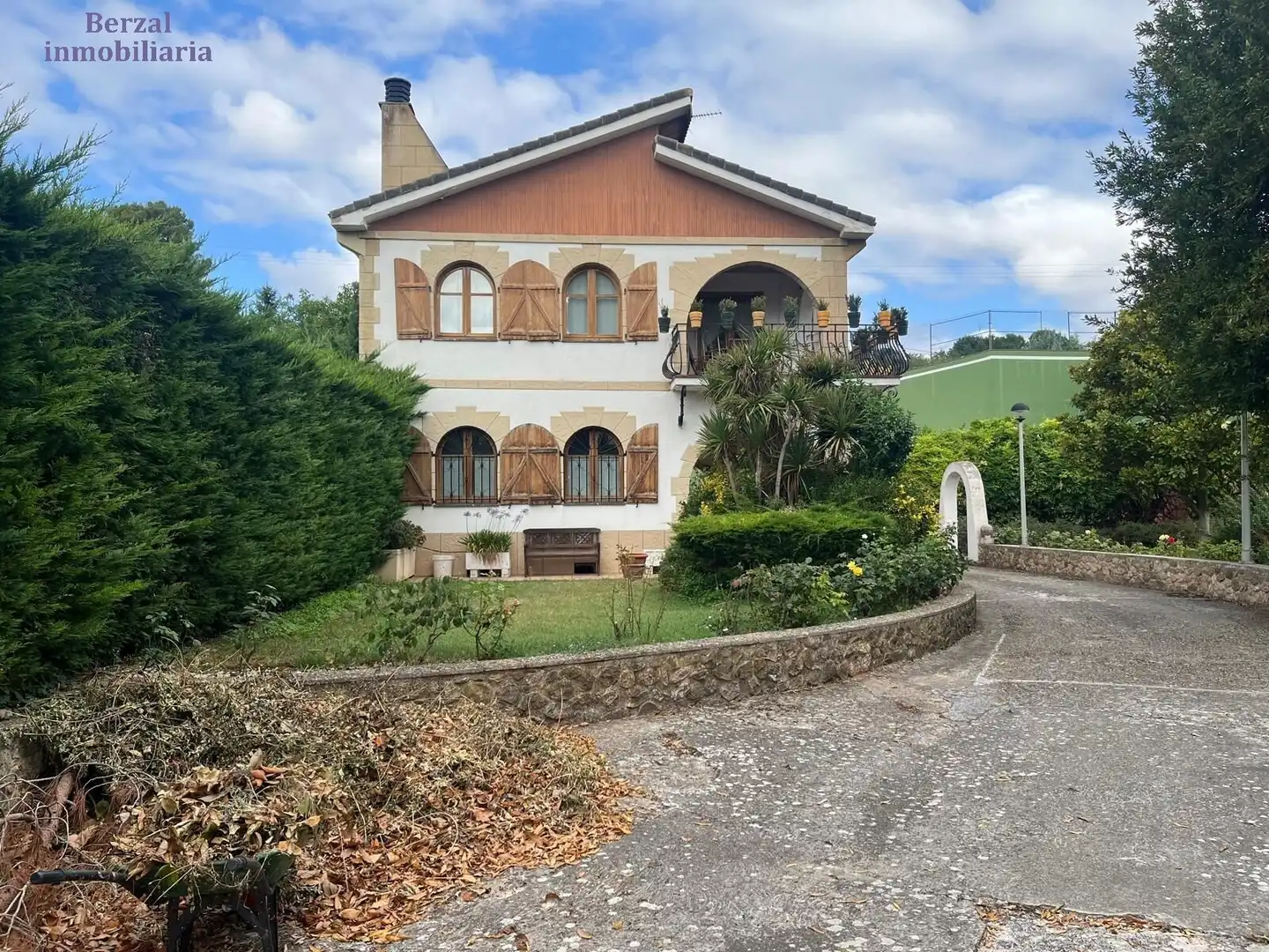 Vista exterior de Casa o xalet en venda en Nalda amb Jardí privat, Terrassa i Traster