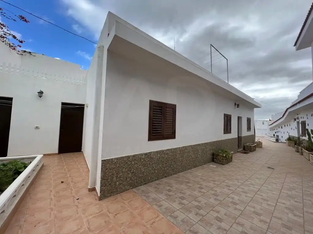 Vista exterior de Casa o chalet en venta en Granadilla de Abona con Terraza