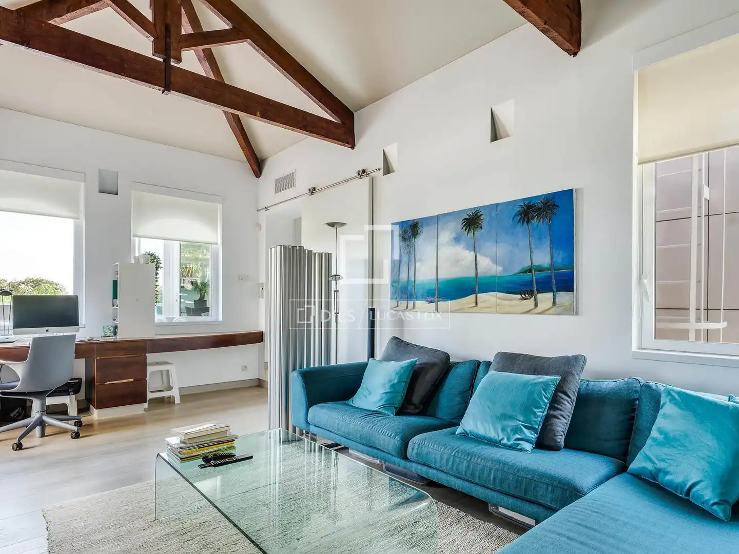 Sala d'estar de Casa o xalet en venda en Barcelona amb Aire condicionat, Calefacció i Jardí privat