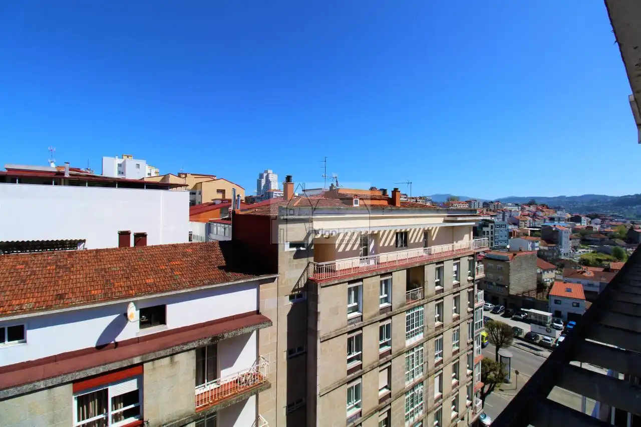 Außenansicht von Wohnung zur Miete in Vigo  mit Heizung, Terrasse und Möbliert