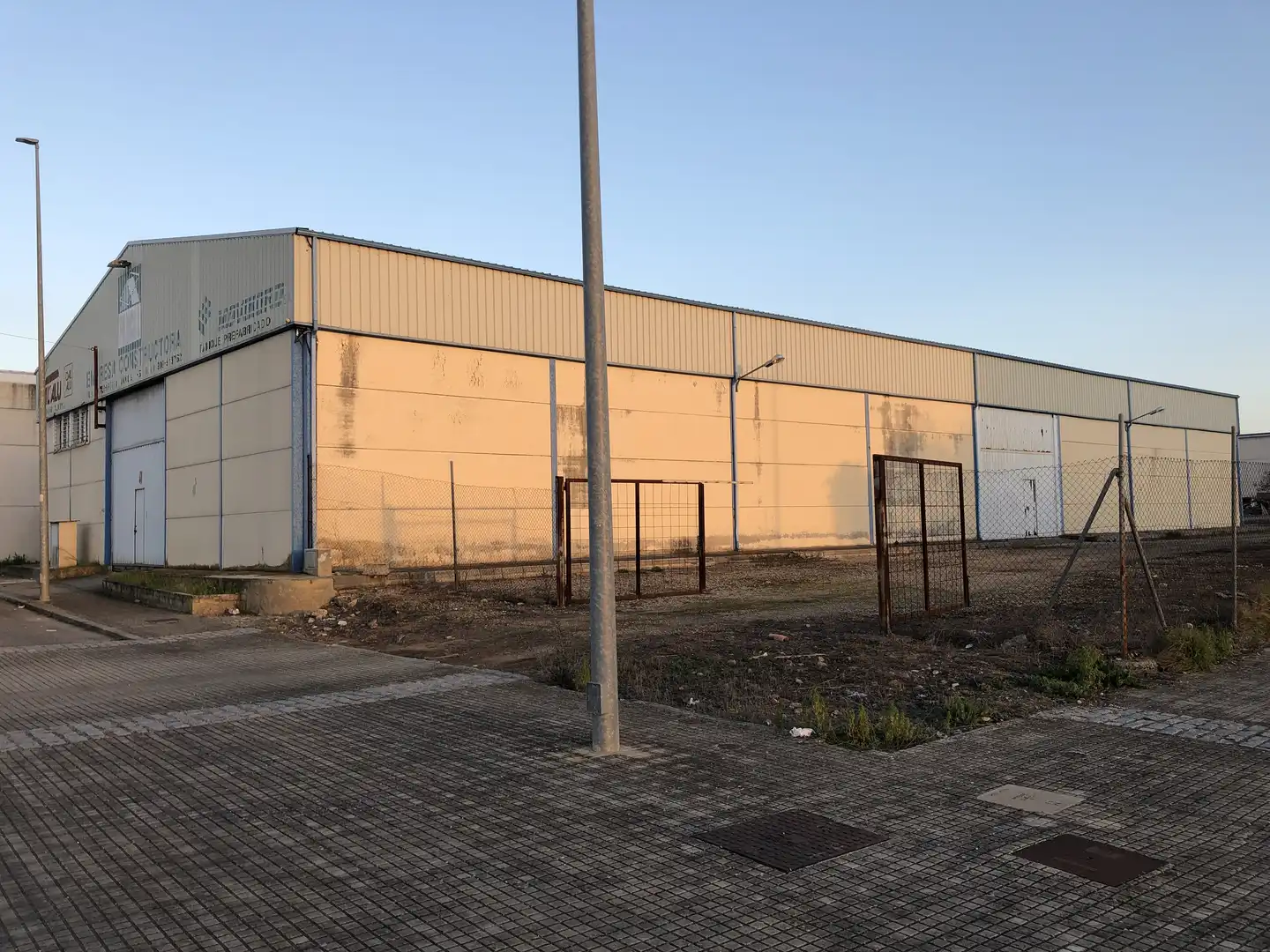 Vista exterior de Nave industrial de alquiler en Villafranca de Córdoba
