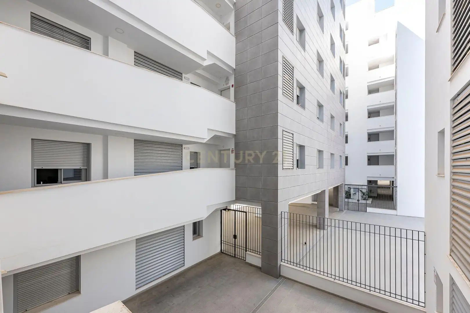 Vista exterior de Apartament en venda en Marbella amb Aire condicionat, Traster i Forn