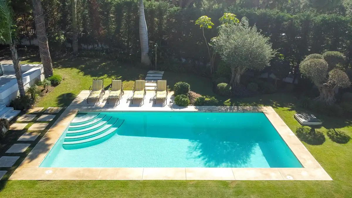 Piscina de Casa o xalet de lloguer en Marbella amb Aire condicionat, Jardí privat i Traster
