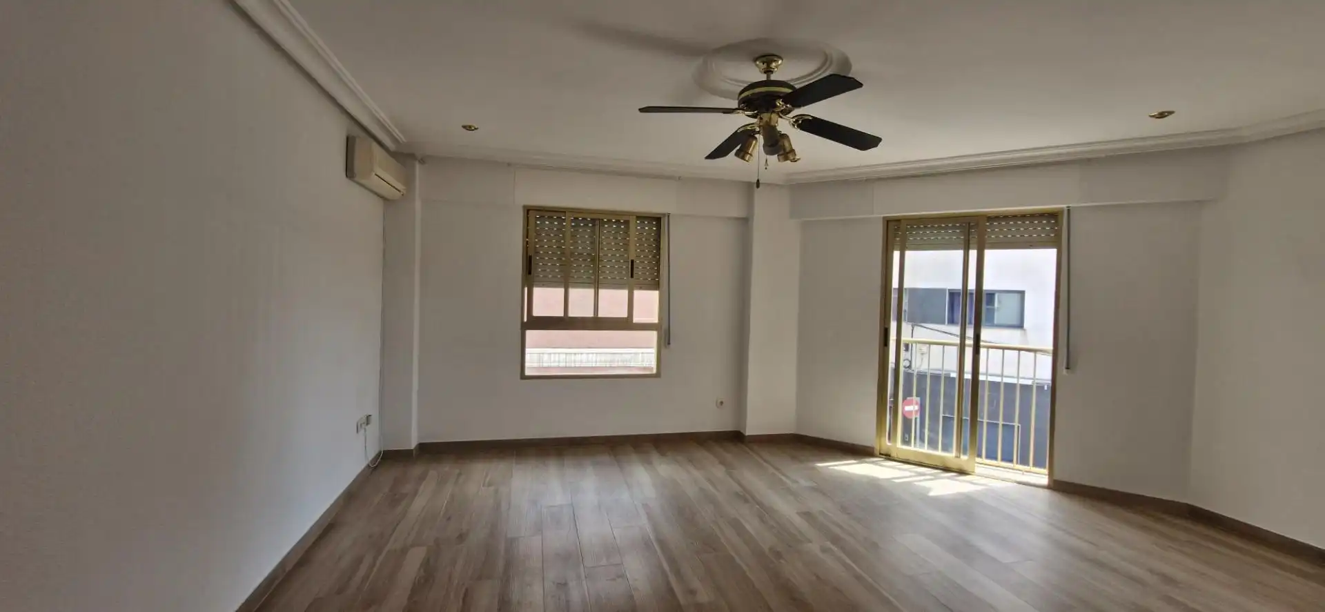 Living room of Flat for rent in Elche / Elx  with Air Conditioner, Terrace and Balcony