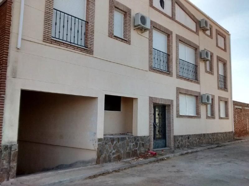 Exterior view of Building for sale in La Puebla de Montalbán