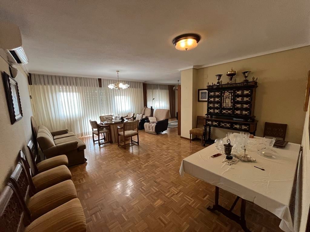 Sala d'estar de Pis en venda en  Albacete Capital amb Calefacció, Parquet i Terrassa