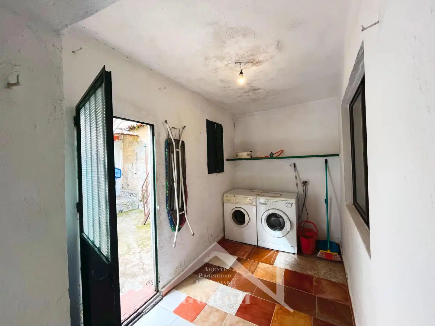 Cocina de Casa adosada en venta en Almadén de la Plata con Aire acondicionado, Terraza y Trastero