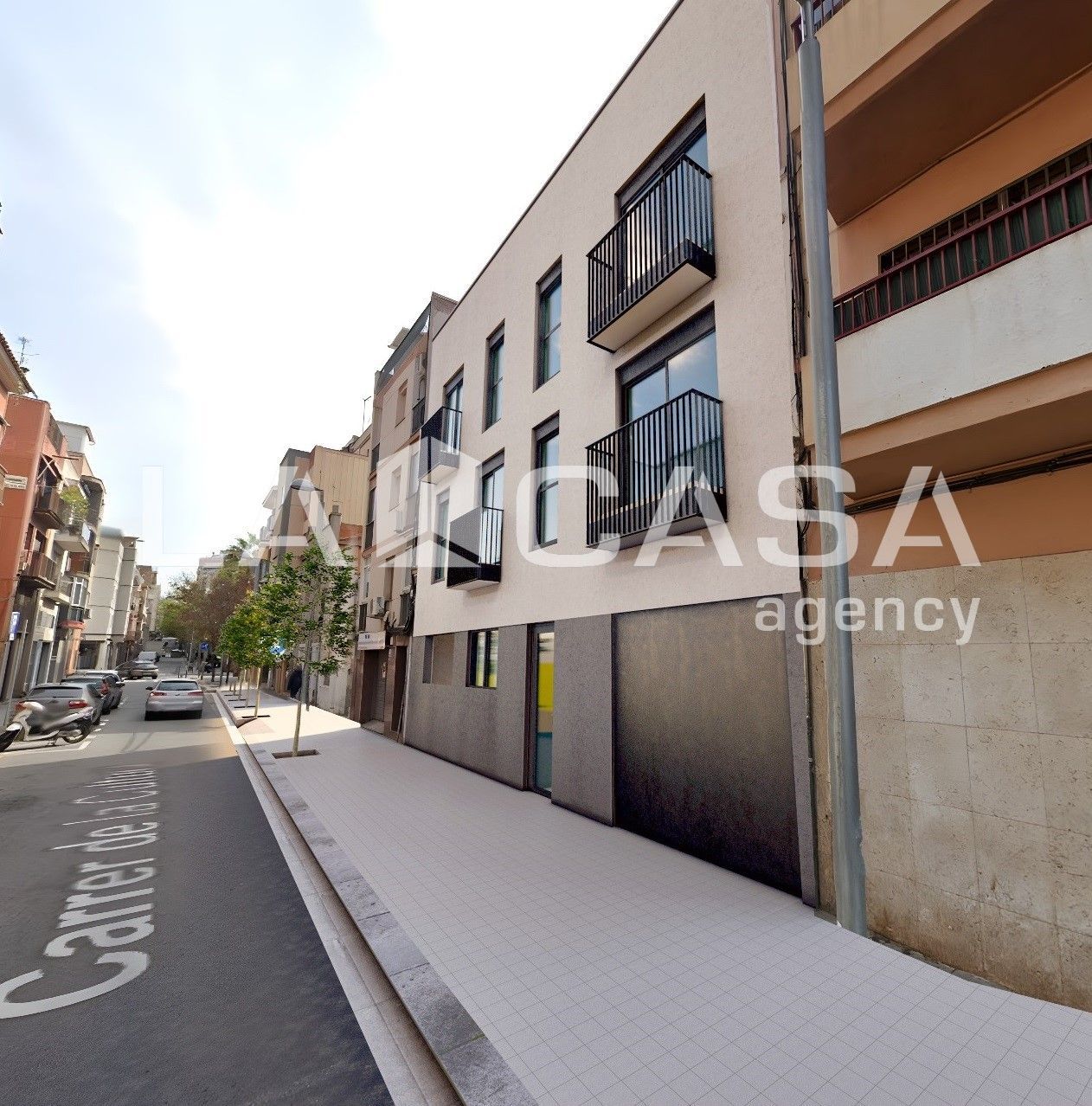Exterior view of Planta baja for sale in Santa Coloma de Gramenet  with Terrace, Storage room and Balcony