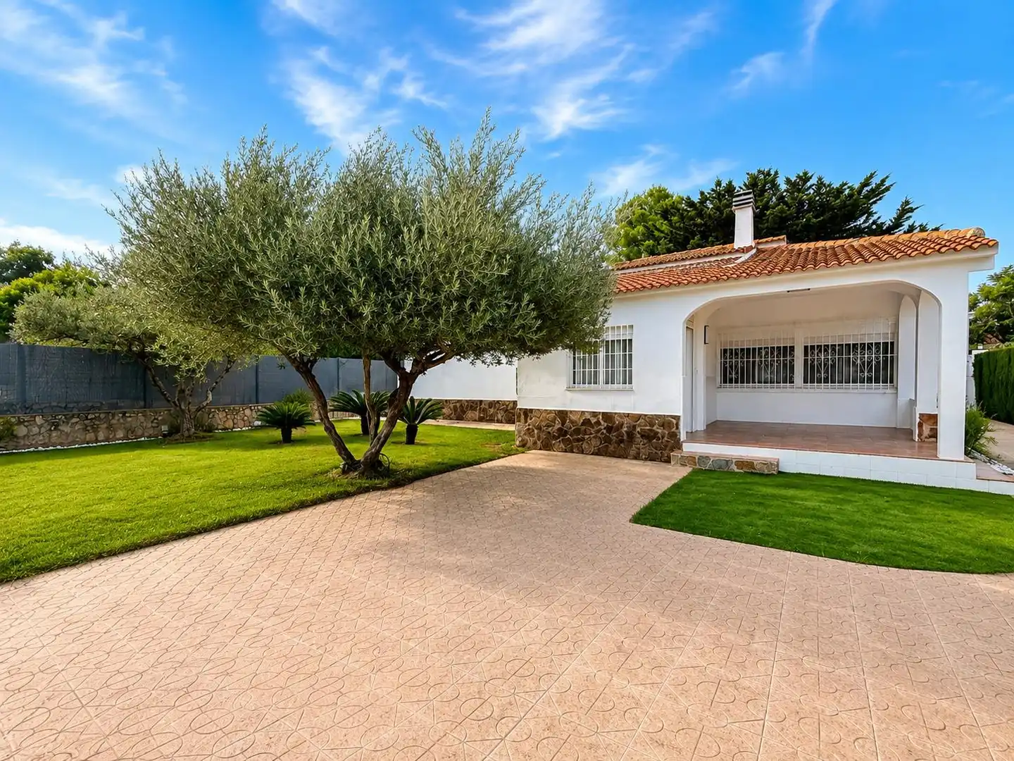 Vista exterior de Casa o chalet en venta en Carlet con Aire acondicionado, Calefacción y Jardín privado