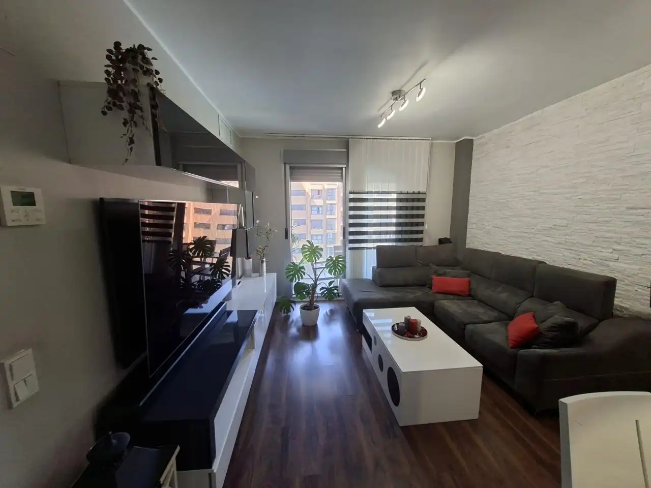 Living room of Flat for sale in Madrid  with Air Conditioner, Heating and Terrace