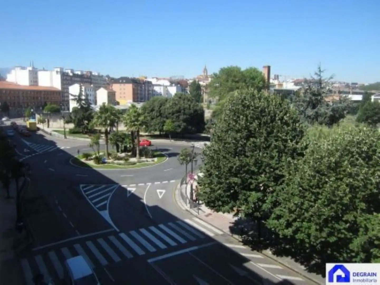 Vista exterior de Local de lloguer en Oviedo 