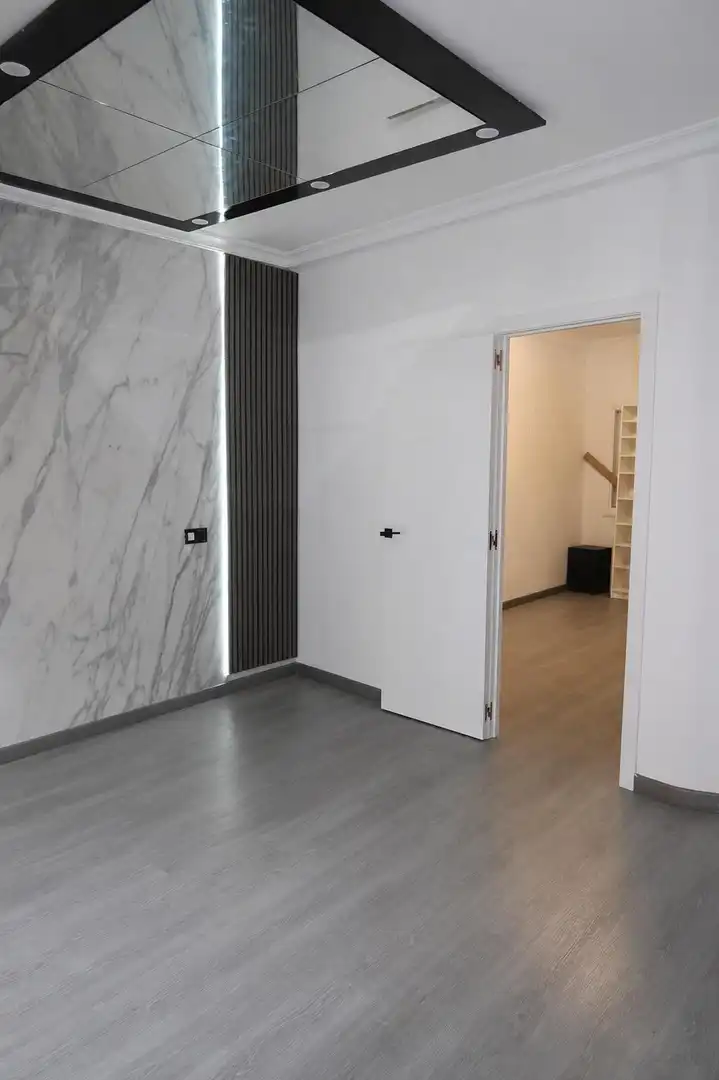 Flat for sale in Madrid  with Air Conditioner and Balcony