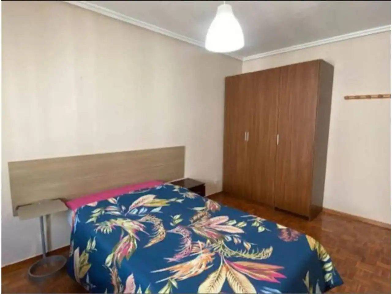Bedroom of Flat for rent in Burgos  with Heating, Parquet flooring and Terrace