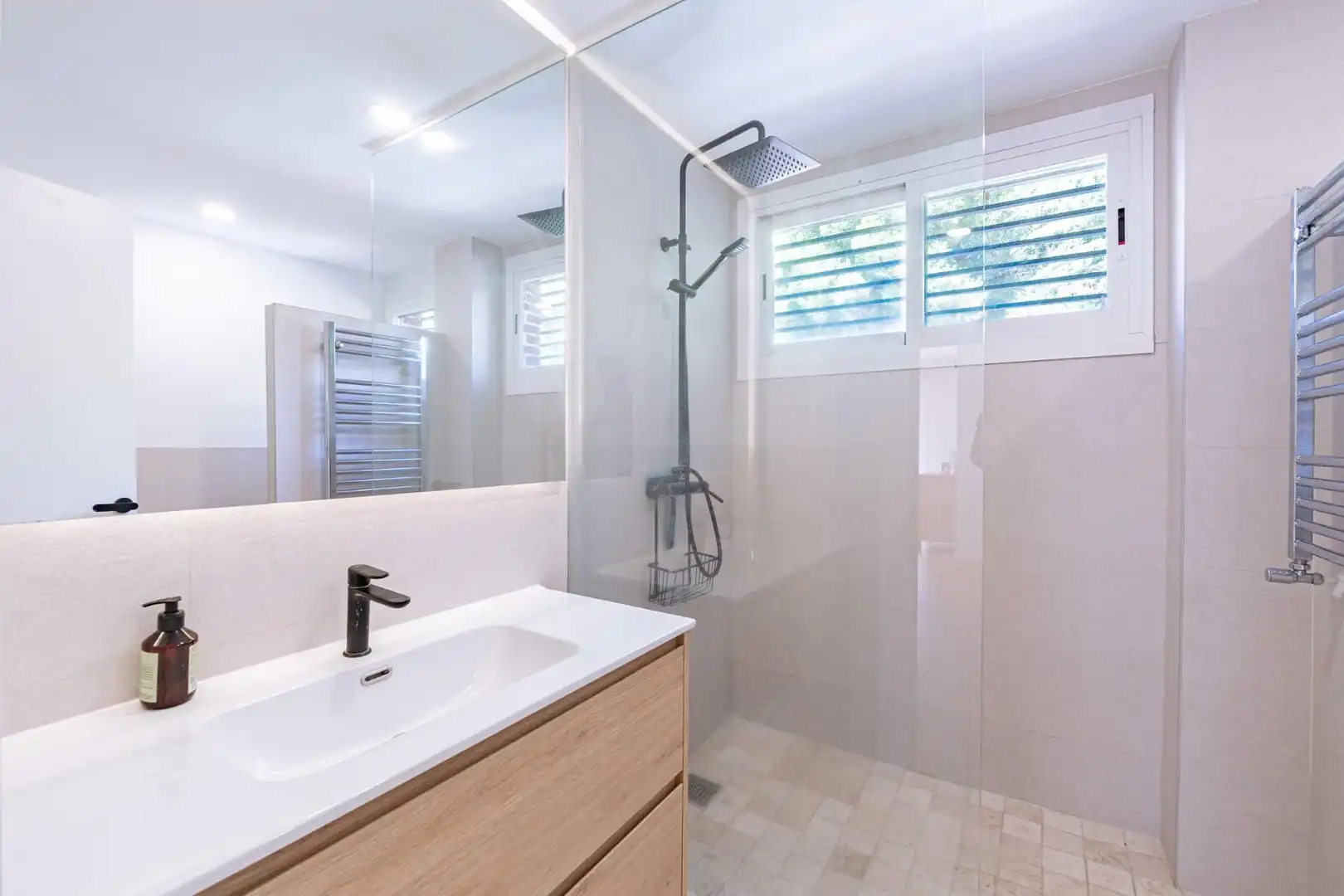 Casa aparellada amb piscina de lloguer a Urbanización Este - Montepríncipe, imagen 33