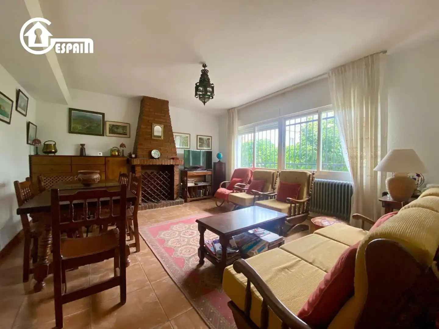 Sala de estar de Casa adosada en venta en Lillo con Calefacción, Jardín privado y Terraza