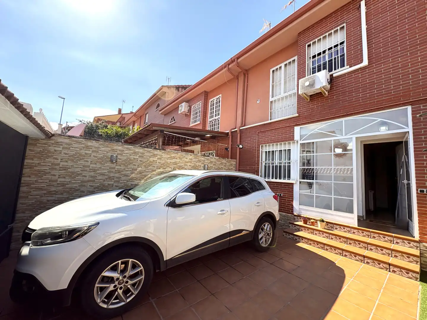 Vista exterior de Casa o chalet en venta en Loeches con Aire acondicionado, Calefacción y Parquet