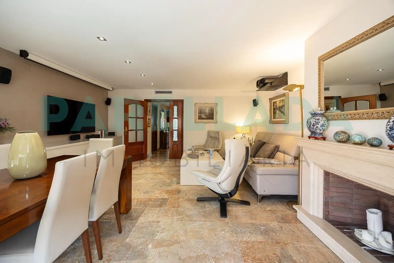 Sala de estar de Casa o chalet en venta en Badalona con Aire acondicionado, Calefacción y Jardín privado