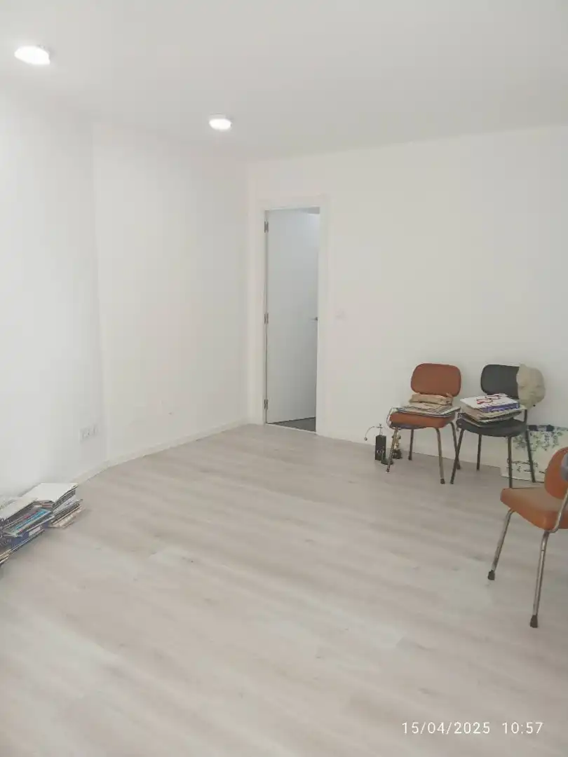 Local en venta en Torrelavega  con Parquet y Terraza