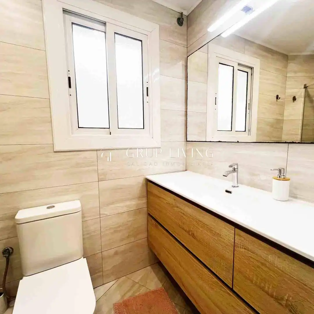 Bany de Pis en venda en Sitges amb Aire condicionat, Calefacció i Terrassa