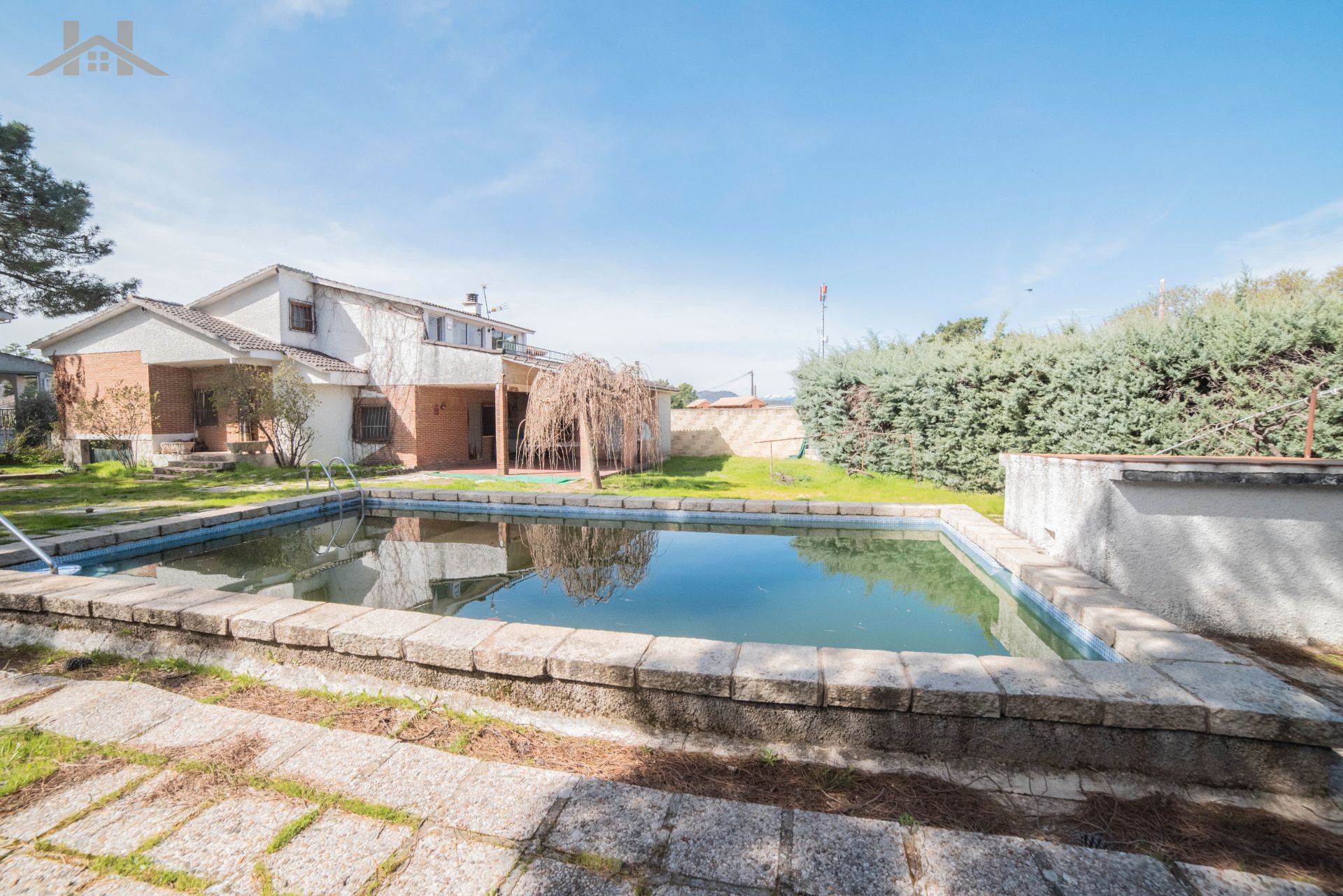 Swimming pool of Houses for sale in Cadalso de los Vidrios  with Air Conditioner, Heating and Private garden