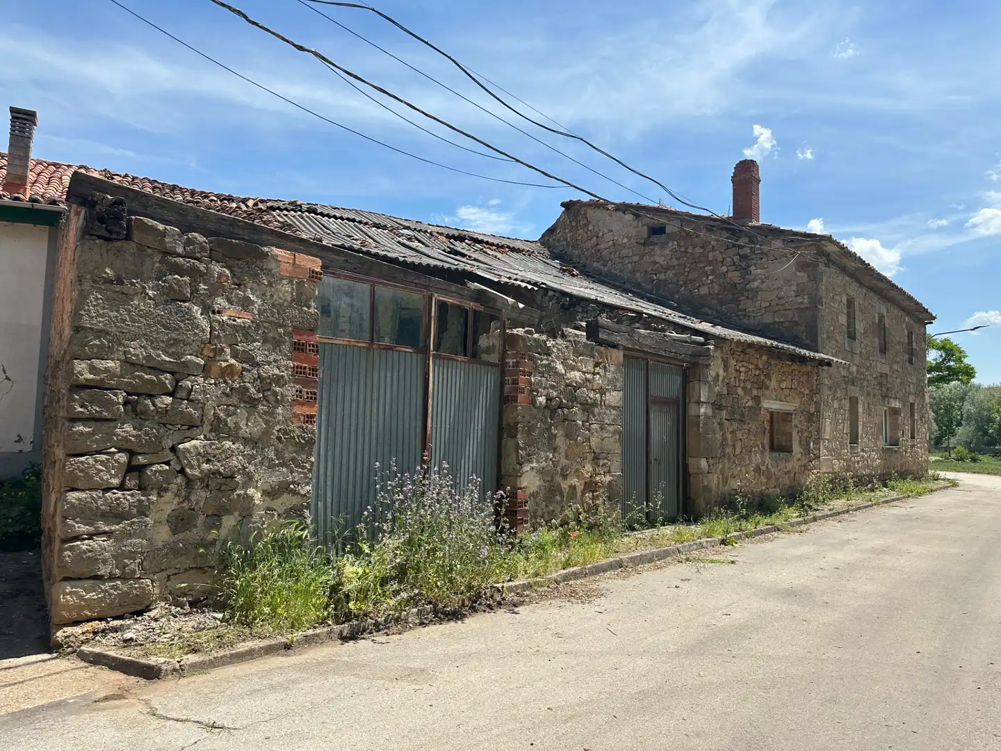 Außenansicht von Country house zum Verkauf in Aguilar de Campoo mit Balkon