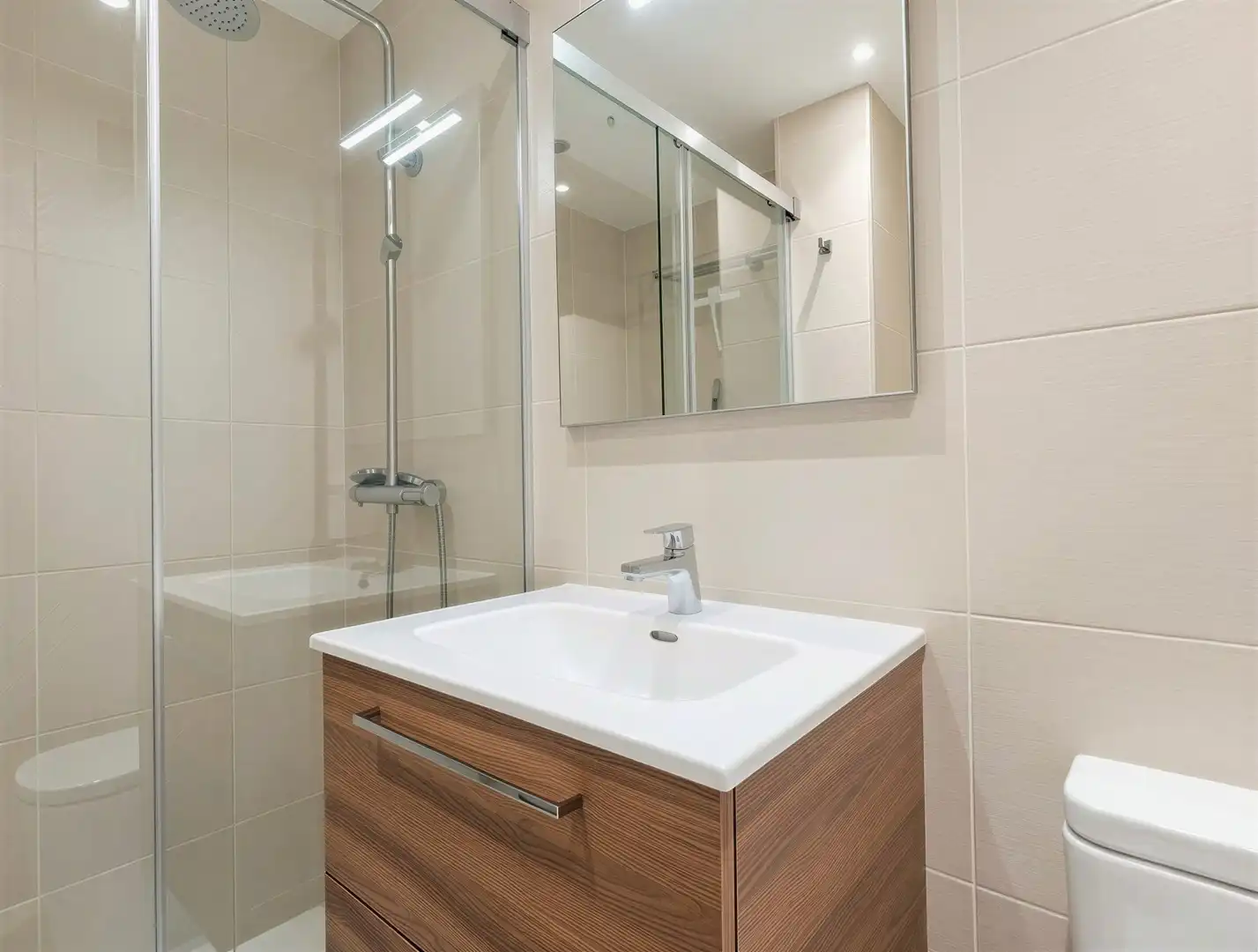 Bathroom of Apartments for rent in  Palma de Mallorca  with Air Conditioner and Terrace