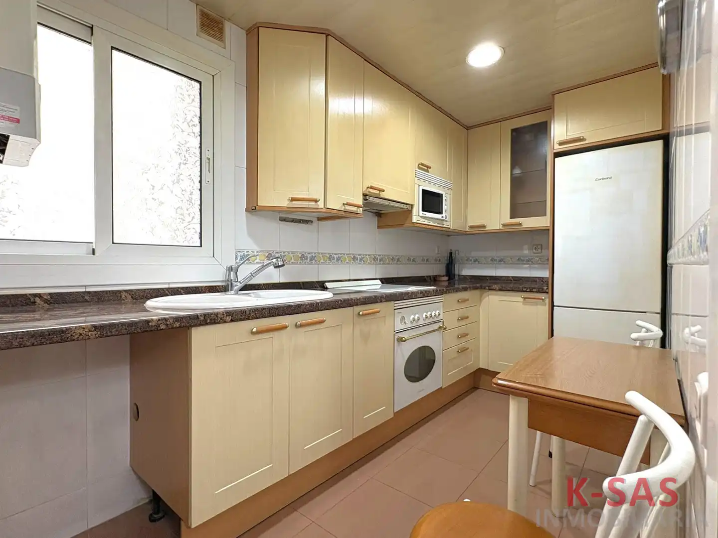 Küche von Wohnung zum Verkauf in Esplugues de Llobregat mit Heizung und Ofen