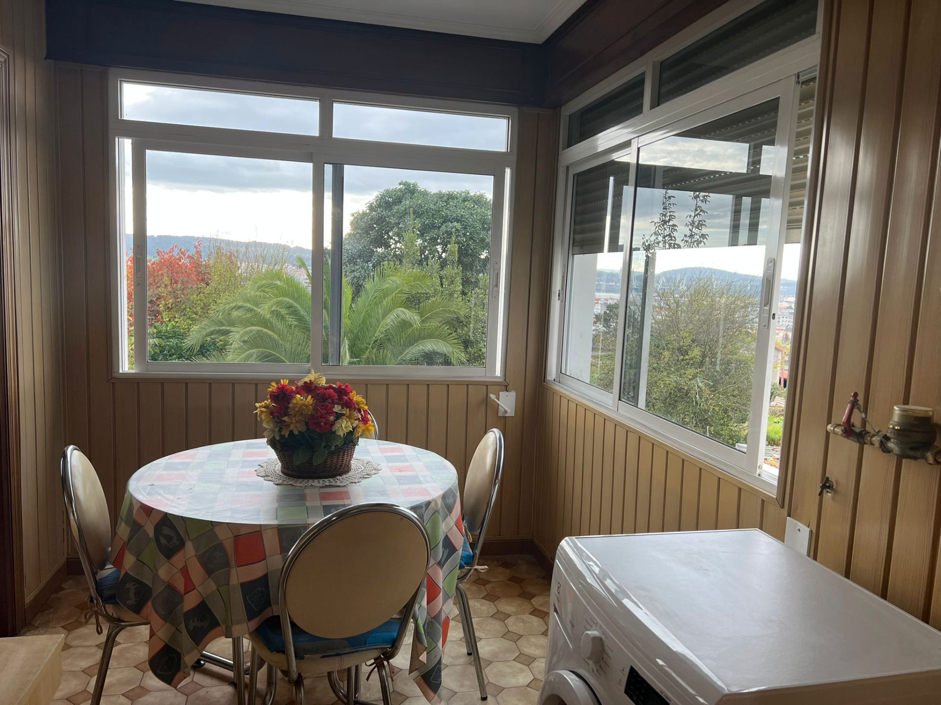 Dormitori de Casa adosada en venda en Ferrol amb Jardí privat