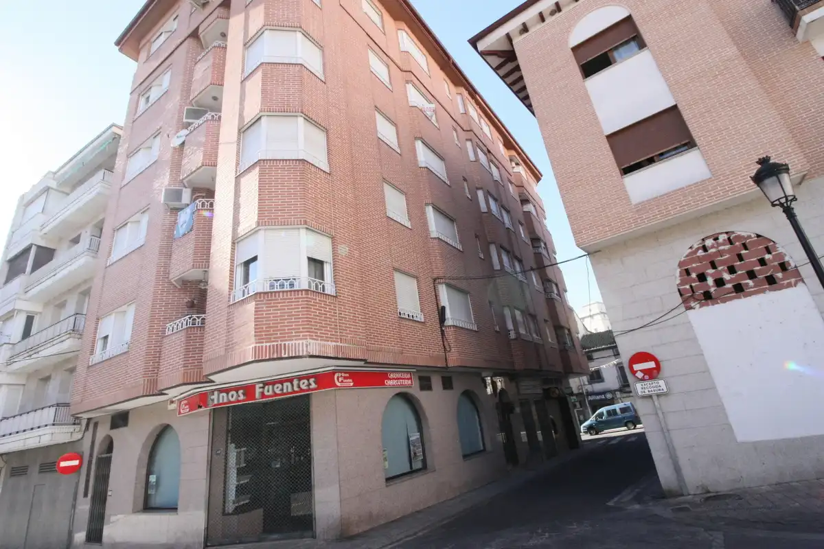Außenansicht von Wohnung zum Verkauf in Arenas de San Pedro mit Heizung, Möbliert und Ofen