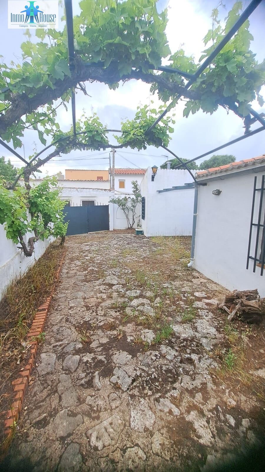 Vista exterior de Casa o xalet en venda en Vianos amb Aire condicionat, Calefacció i Terrassa